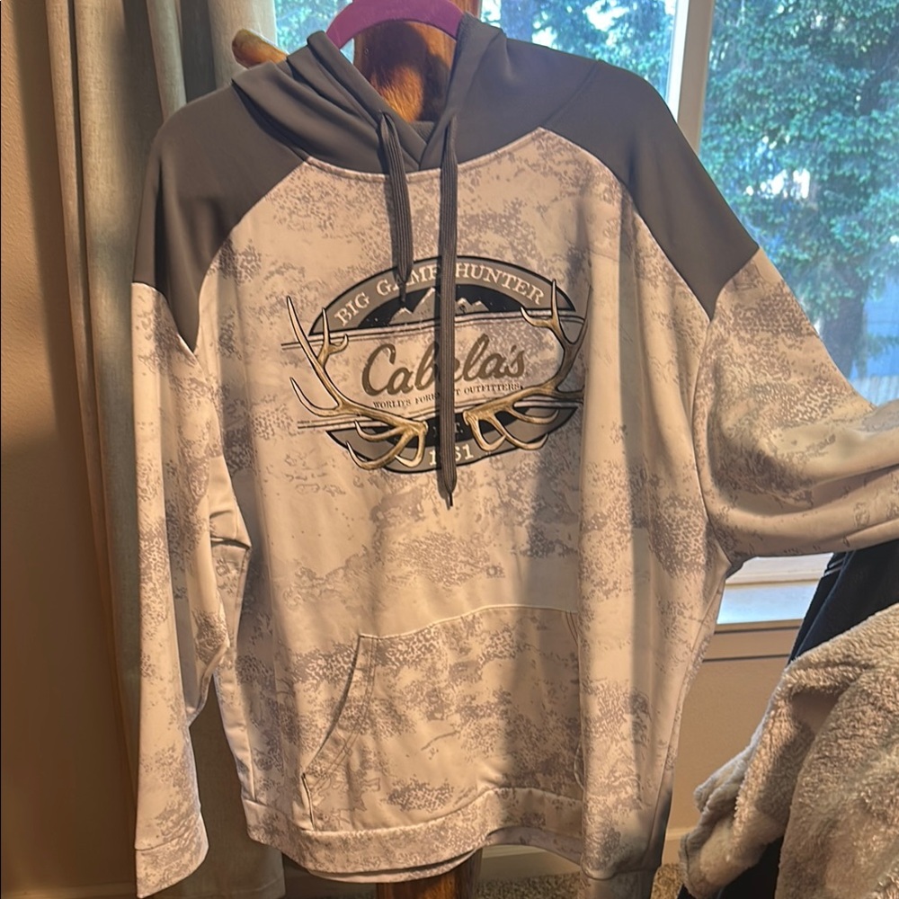 Cabela's Gray and White Sweatshirt Hoodie